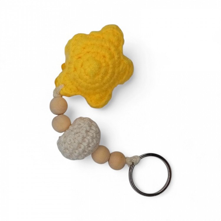 Χειροποίητο Πλεκτό Μπρελόκ Αστεράκι με Ξύλινες Χάντρες