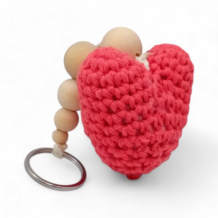 Χειροποίητο Πλεκτό Μπρελόκ Καρδιά με Ξύλινες Χάντρες