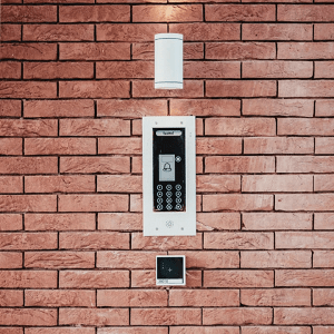 Access control και Airbnb